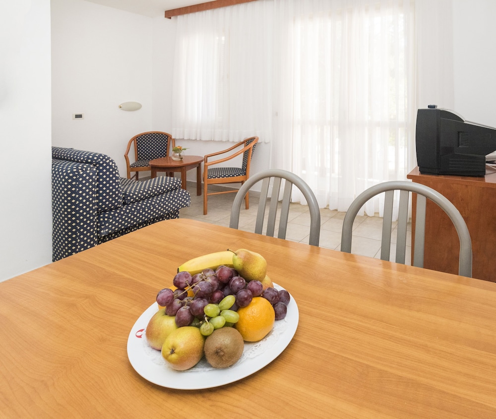 Apartments Polynesia Plava Laguna — Hotel rooms in Umag, Istria
