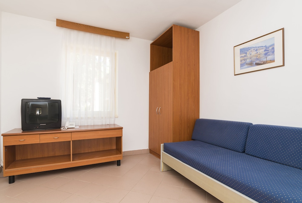 Apartments Polynesia Plava Laguna — Hotel rooms in Umag, Istria