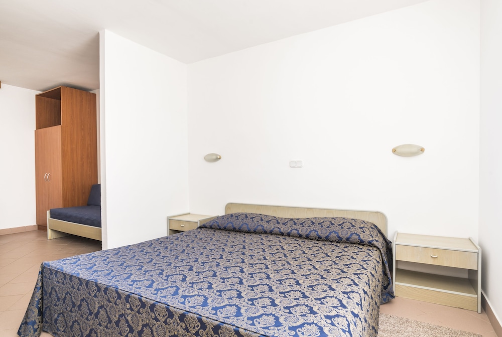 Apartments Polynesia Plava Laguna — Hotel rooms in Umag, Istria