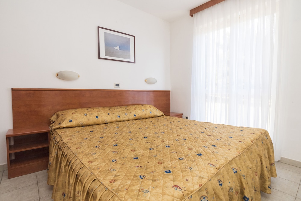 Apartments Polynesia Plava Laguna — Hotel rooms in Umag, Istria
