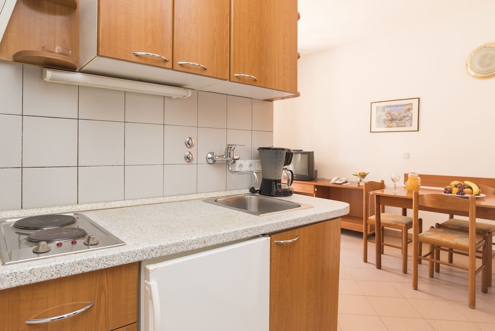 Apartments Polynesia Plava Laguna — Hotel rooms in Umag, Istria