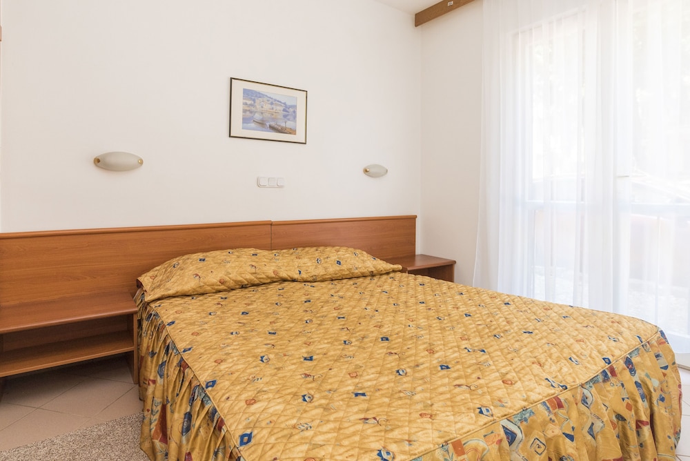 Apartments Polynesia Plava Laguna — Hotel rooms in Umag, Istria