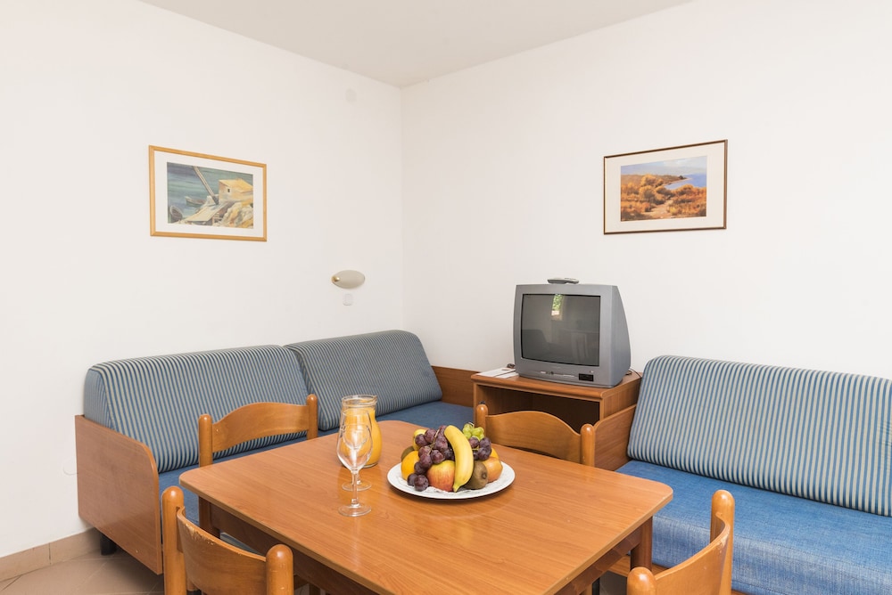 Apartments Polynesia Plava Laguna — Hotel rooms in Umag, Istria