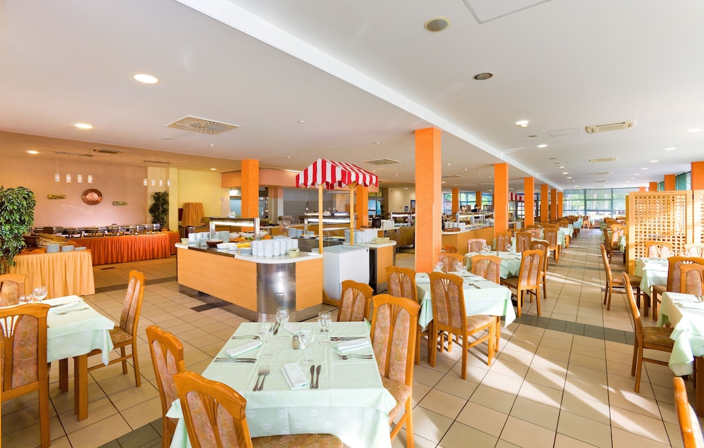 Apartments Polynesia Plava Laguna — Restaurant & bars in Umag, Istria