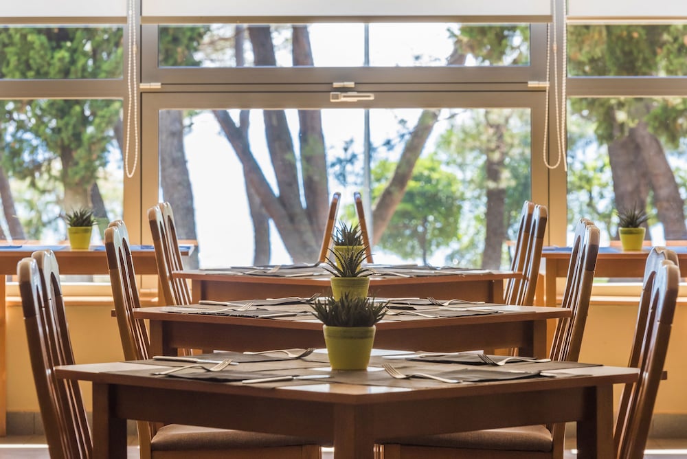 Apartments Polynesia Plava Laguna — Restaurant & bars in Umag, Istria