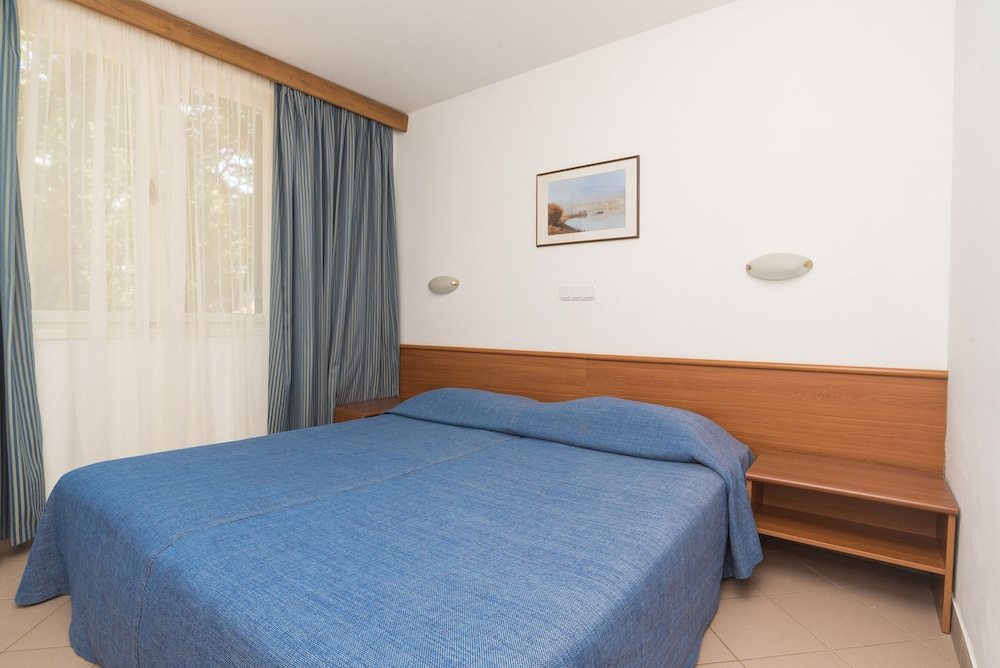 Apartments Polynesia Plava Laguna — Hotel rooms in Umag, Istria