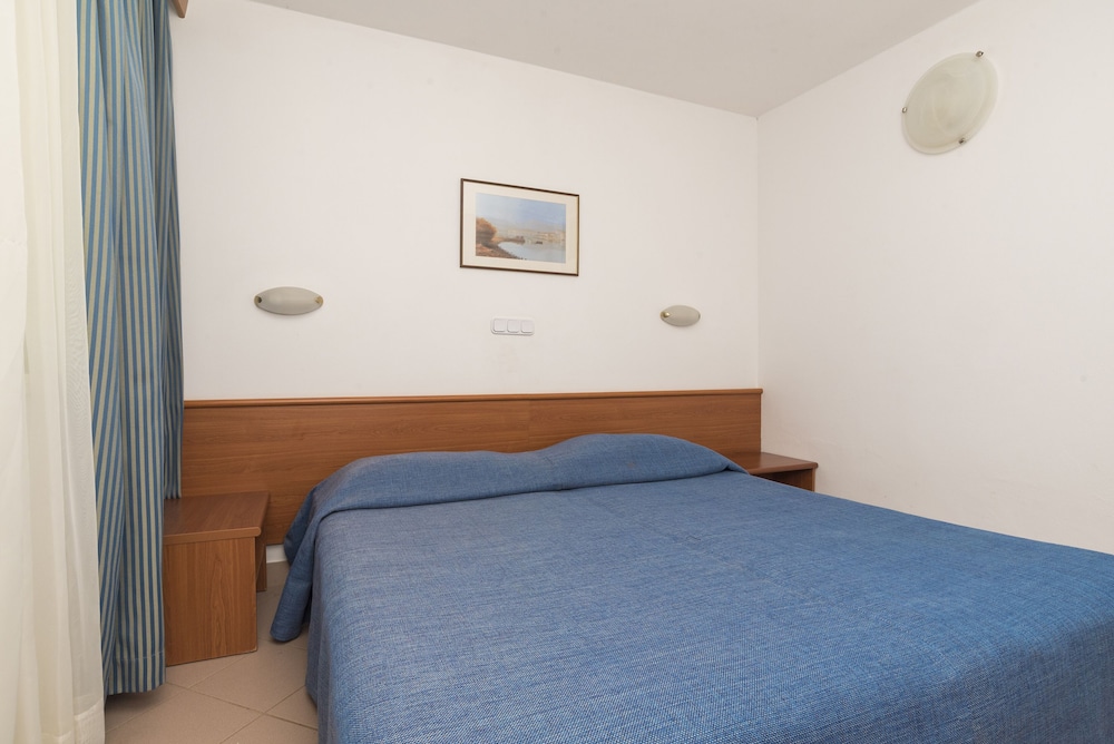 Apartments Polynesia Plava Laguna — Hotel rooms in Umag, Istria