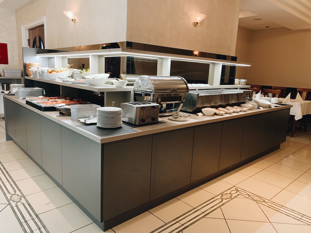 Hotel Mediteran — Restaurant & bars in Zadar, Zadar