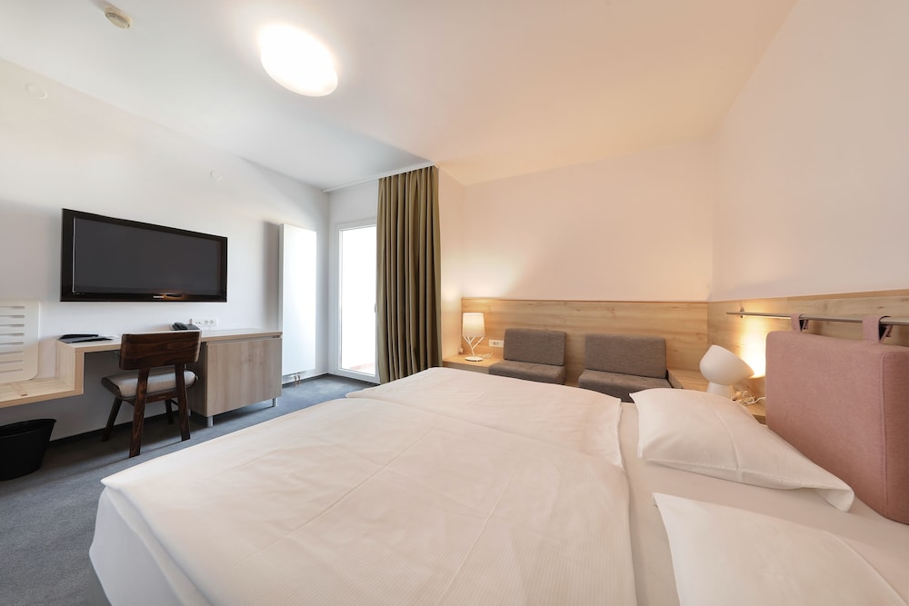 Hotel Mediteran — Hotel rooms in Zadar, Zadar