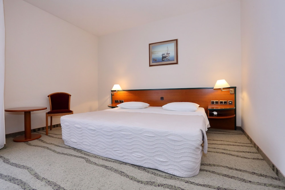 Hotel Mediteran — Hotel rooms in Zadar, Zadar