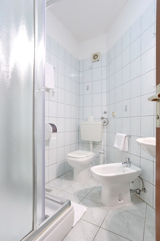 Hotel Mediteran — Hotel rooms in Zadar, Zadar