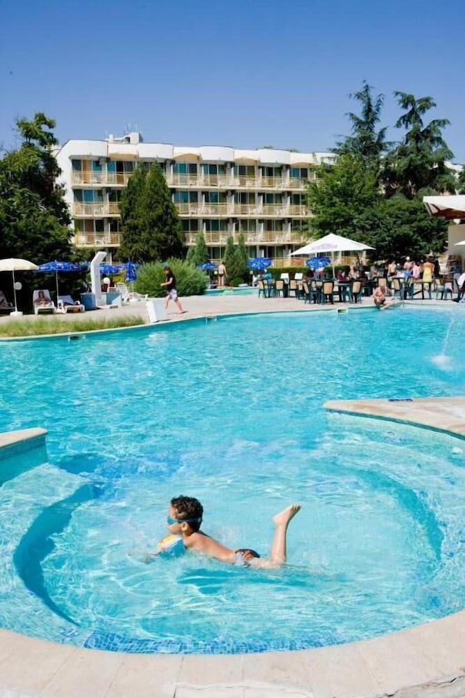 Hotel Malibu — Swimming pool in Albena, Dobrich