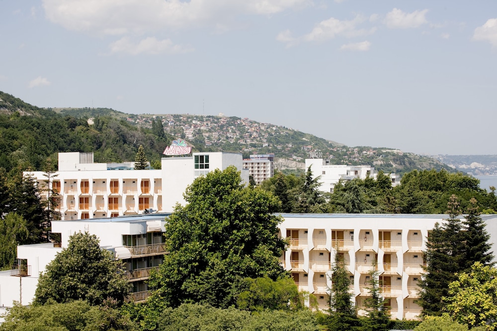 Hotel Malibu — Hotel building in Albena, Dobrich