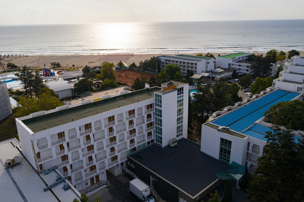 Hotel Malibu — Hotel building in Albena, Dobrich