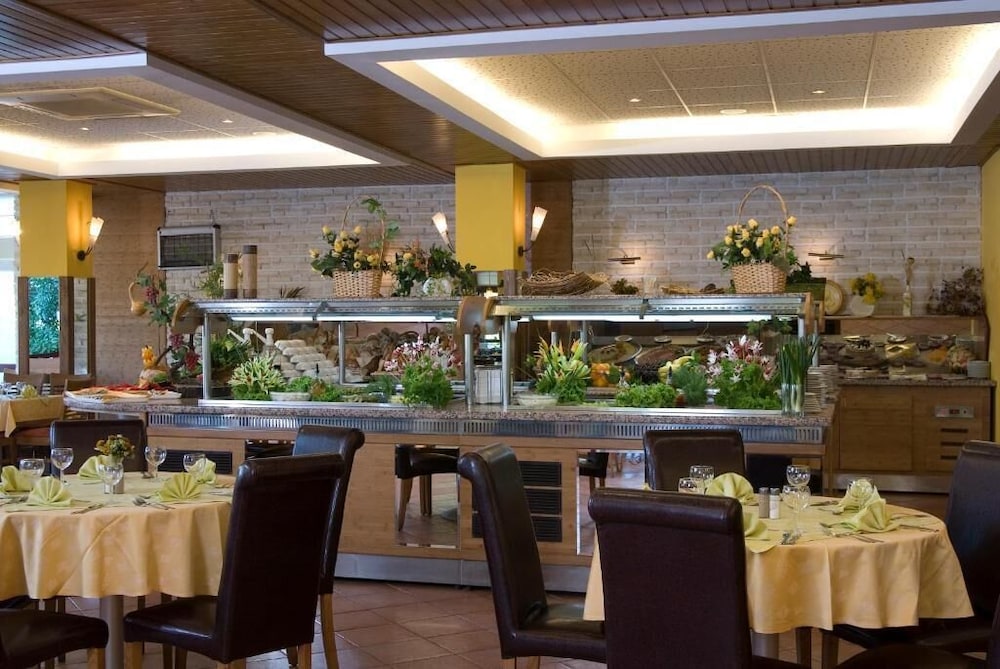 Hotel Malibu — Restaurant & bars in Albena, Dobrich