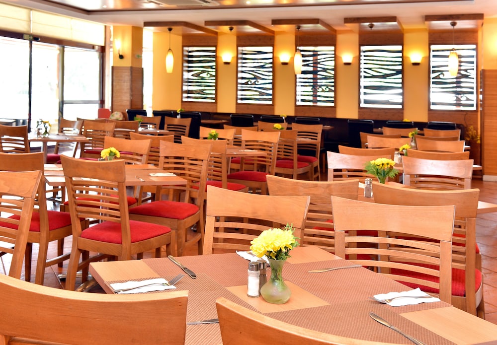 Hotel Malibu — Restaurant & bars in Albena, Dobrich
