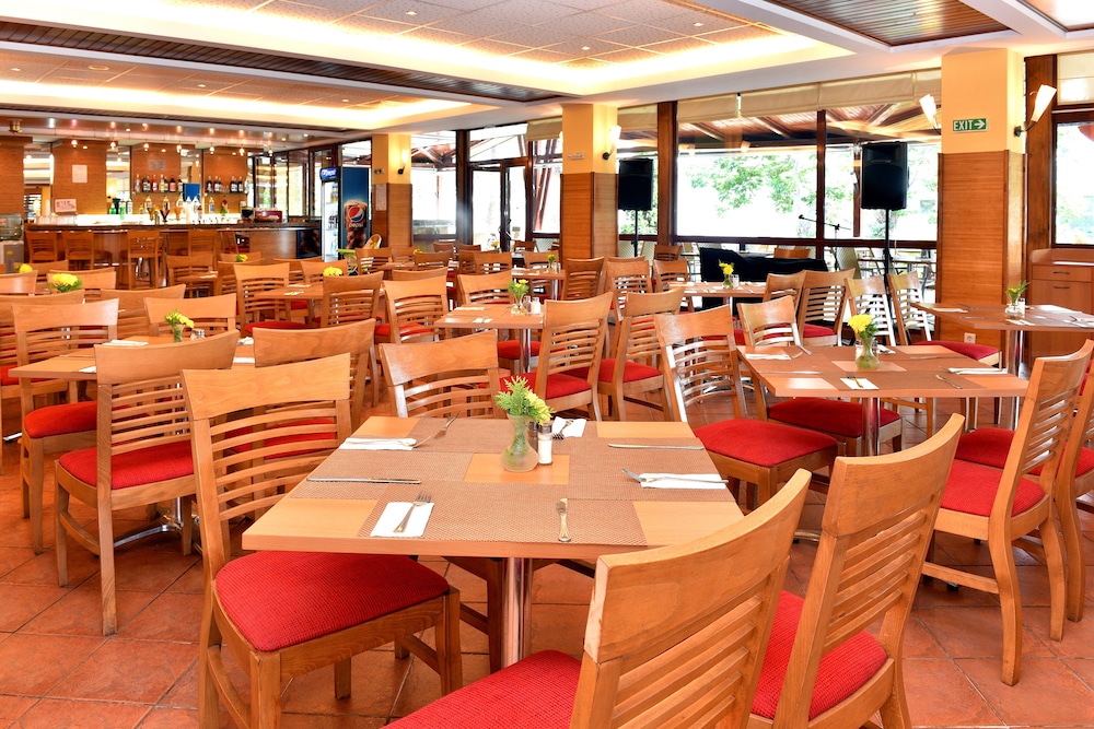 Hotel Malibu — Restaurant & bars in Albena, Dobrich