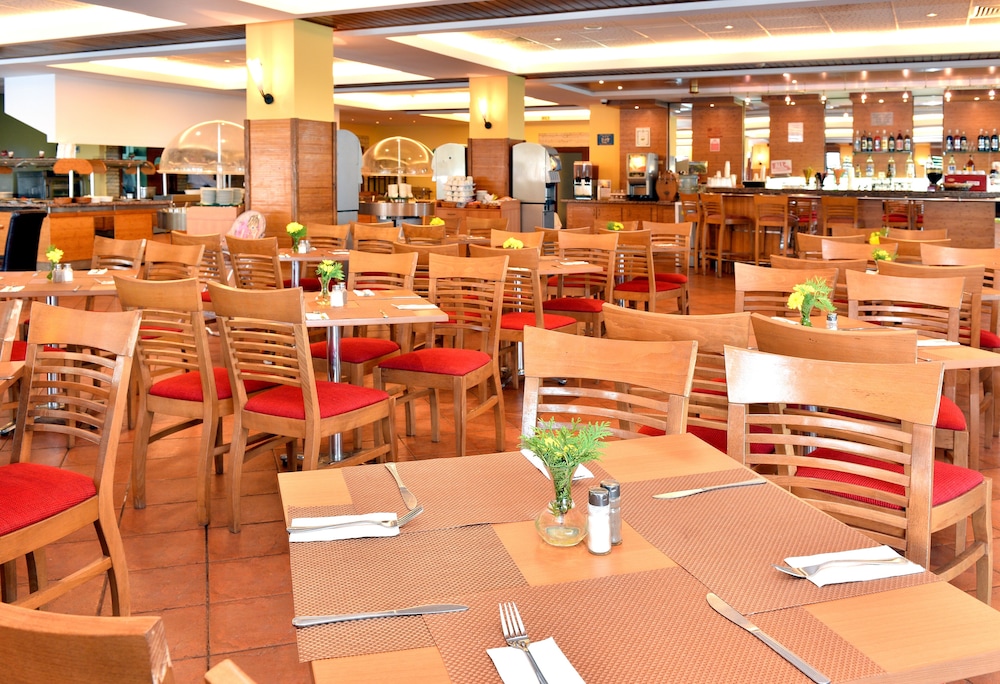 Hotel Malibu — Restaurant & bars in Albena, Dobrich