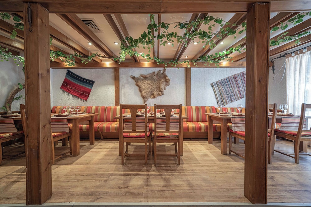 GRIFID AQUA CLUB BOLERO — Restaurant & bars in Golden Sands, Varna Region