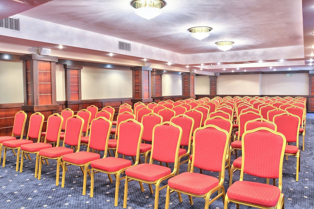 GRIFID AQUA CLUB BOLERO — Hotel building in Golden Sands, Varna Region