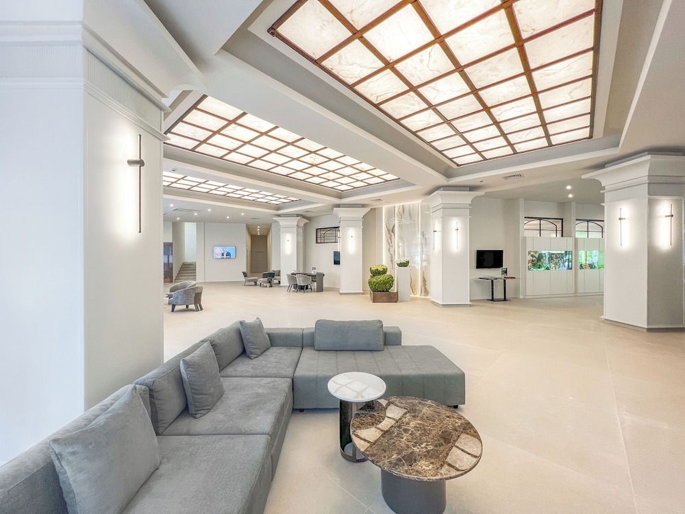 GRIFID AQUA CLUB BOLERO — Hotel building in Golden Sands, Varna Region
