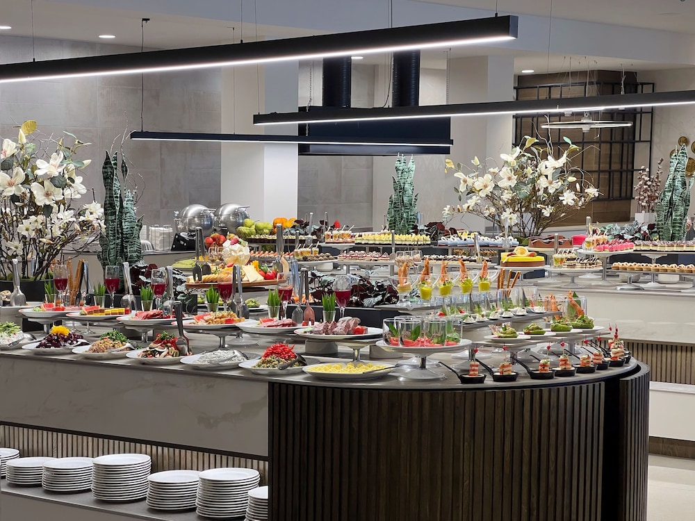 GRIFID AQUA CLUB BOLERO — Restaurant & bars in Golden Sands, Varna Region