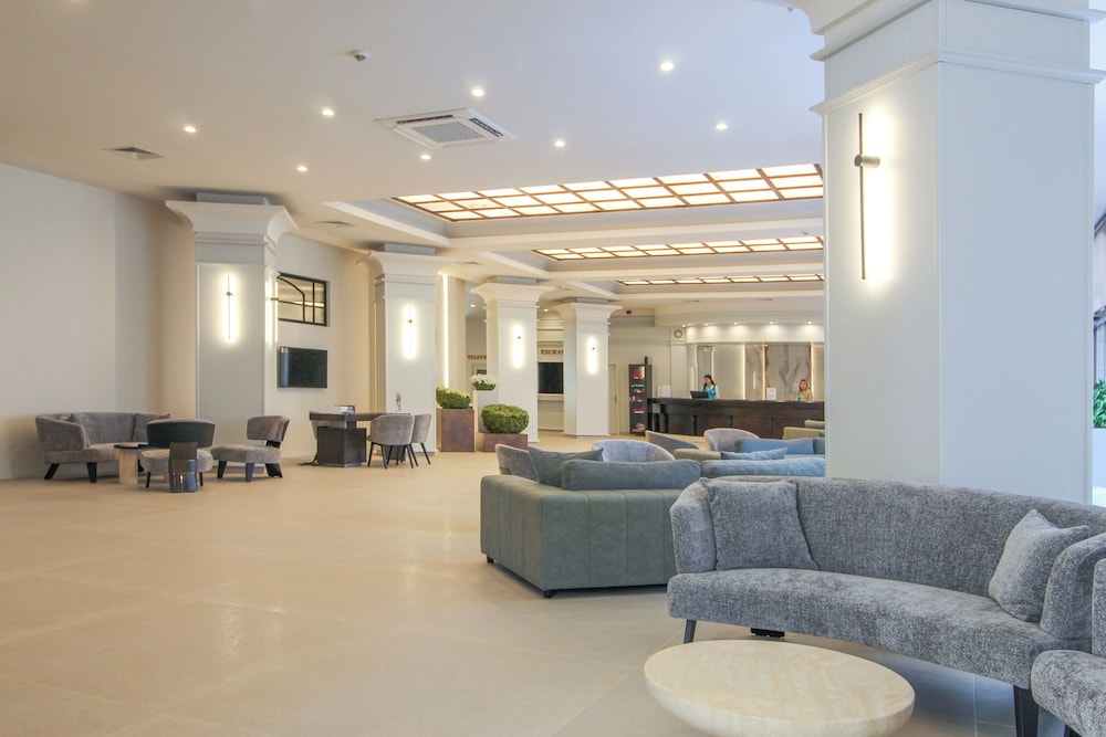 GRIFID AQUA CLUB BOLERO — Hotel building in Golden Sands, Varna Region