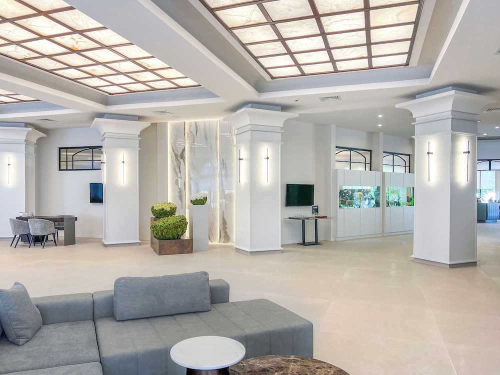 GRIFID AQUA CLUB BOLERO — Hotel building in Golden Sands, Varna Region