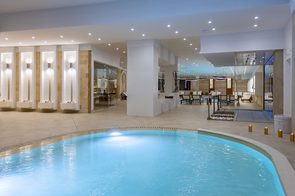 Grand Hotel Pomorie — Swimming pool in Pomorie, Burgas Region