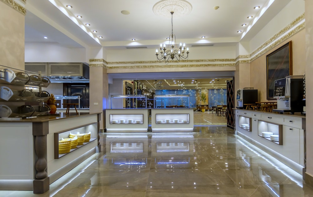 Grand Hotel Pomorie — Restaurant & bars in Pomorie, Burgas Region