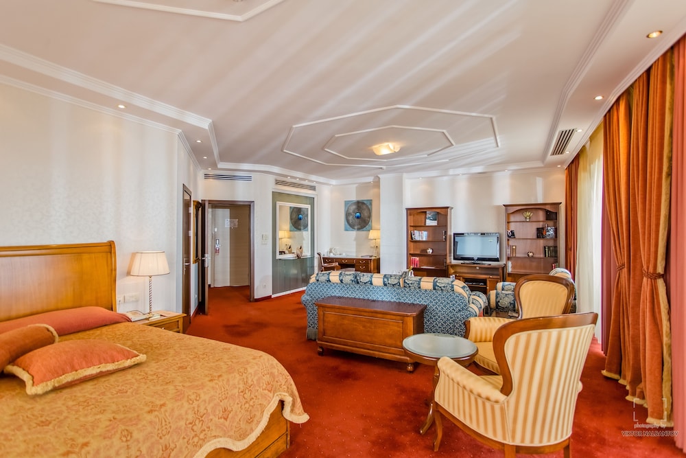 Grand Hotel Pomorie — Hotel rooms in Pomorie, Burgas Region