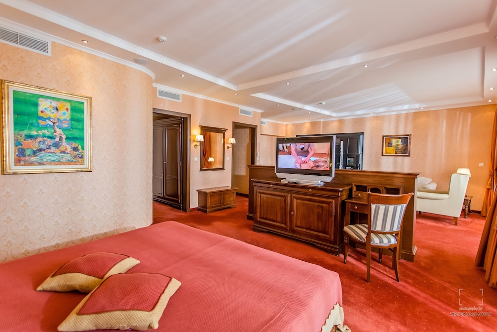 Grand Hotel Pomorie — Hotel rooms in Pomorie, Burgas Region