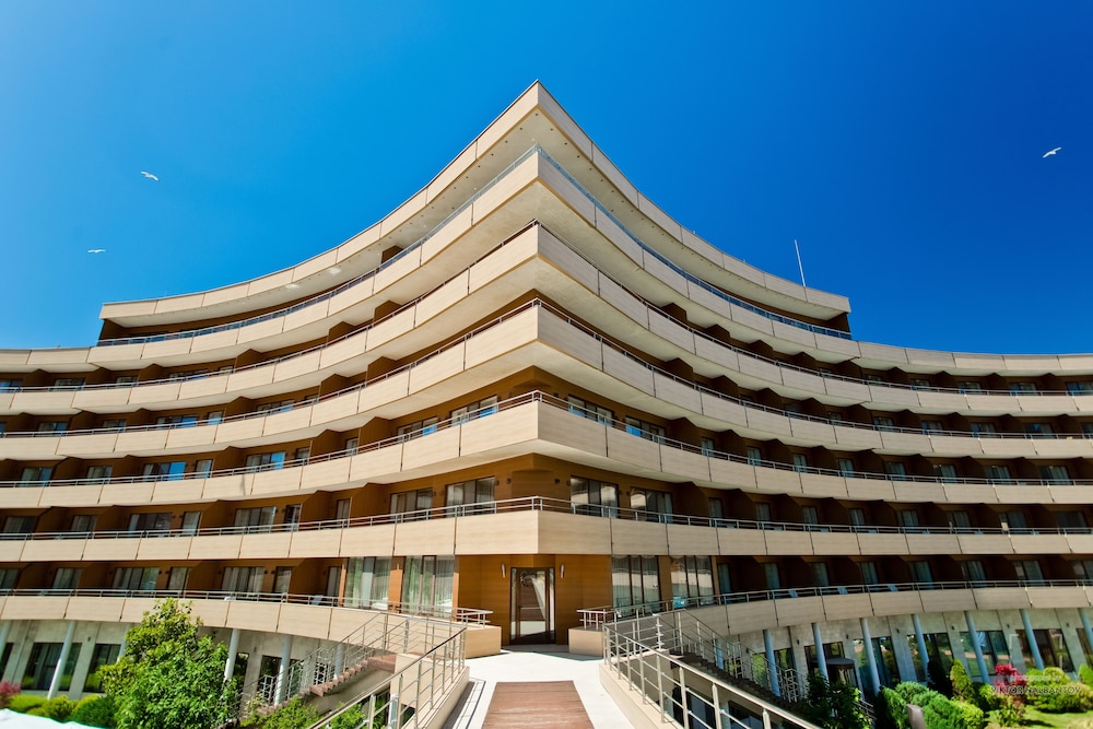 Grand Hotel Pomorie — Hotel building in Pomorie, Burgas Region