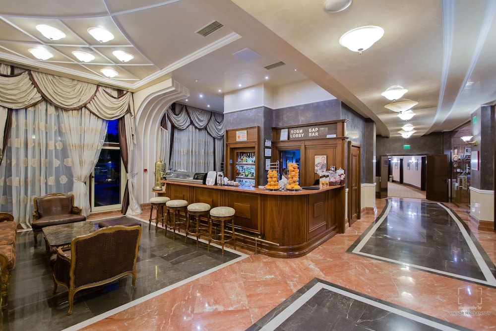 Grand Hotel Pomorie — Restaurant & bars in Pomorie, Burgas Region