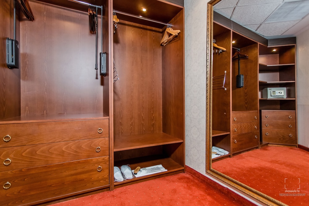 Grand Hotel Pomorie — Hotel rooms in Pomorie, Burgas Region