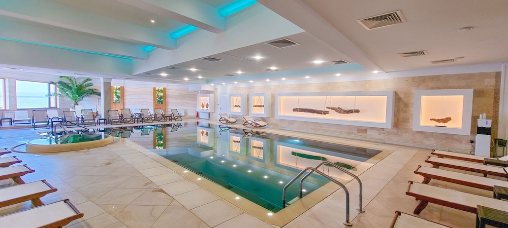 Grand Hotel Pomorie — Swimming pool in Pomorie, Burgas Region