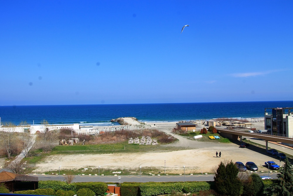 Grand Hotel Pomorie — Beach in Pomorie, Burgas Region