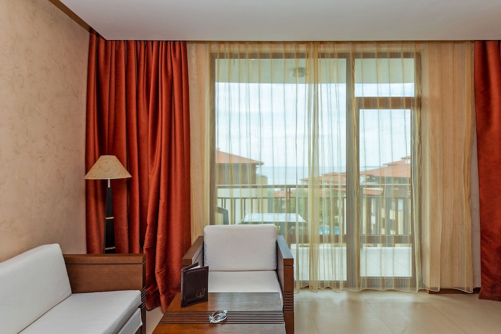 Garden of Eden Complex — Hotel rooms in Sveti Vlas, Burgas Region