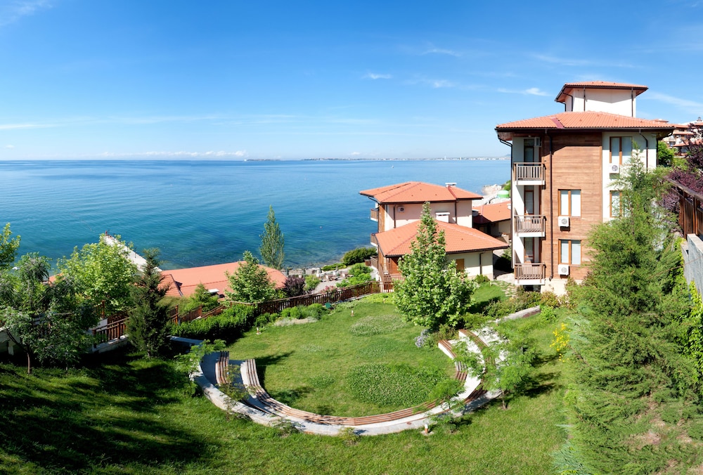 Garden of Eden Complex — Hotel building in Sveti Vlas, Burgas Region