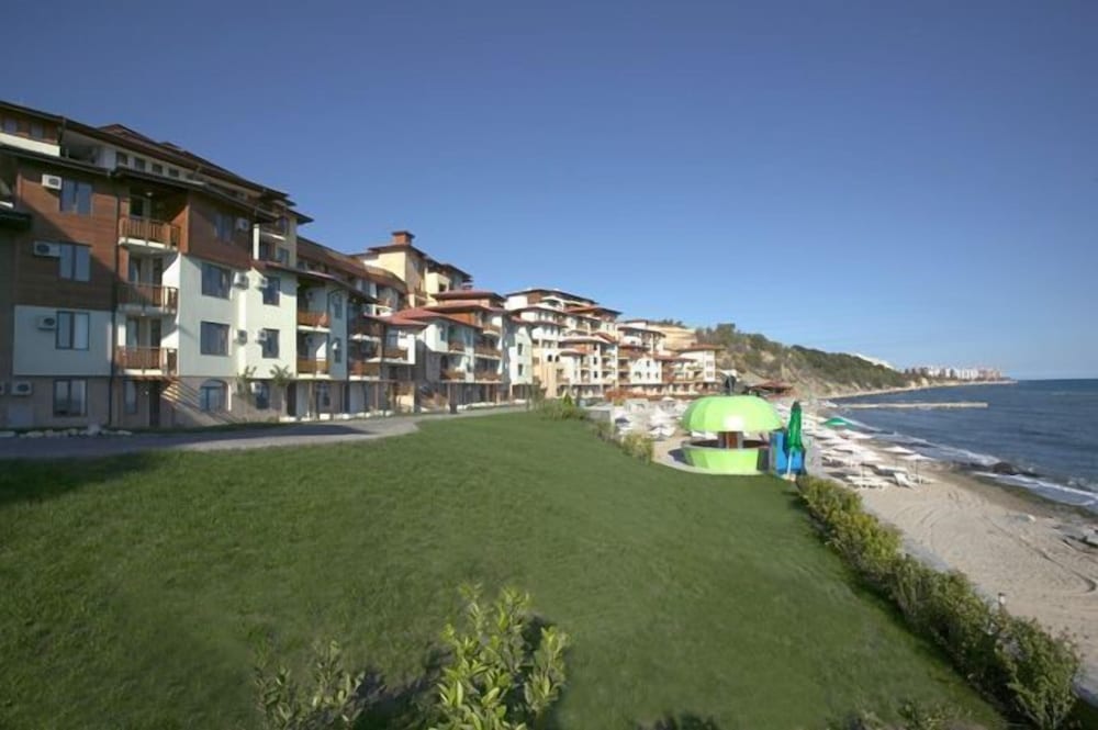 Garden of Eden Complex — Hotel building in Sveti Vlas, Burgas Region