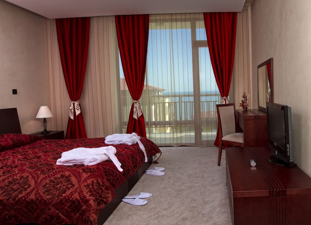 Garden of Eden Complex — Hotel rooms in Sveti Vlas, Burgas Region