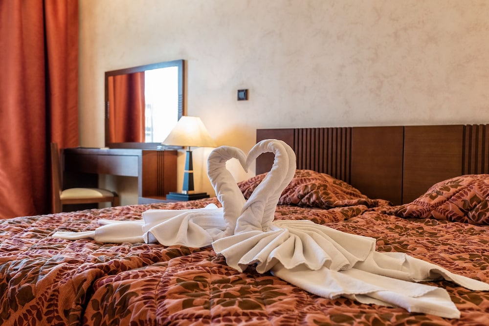Garden of Eden Complex — Hotel rooms in Sveti Vlas, Burgas Region