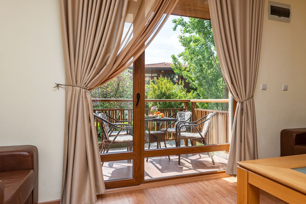 Garden of Eden Complex — Hotel rooms in Sveti Vlas, Burgas Region