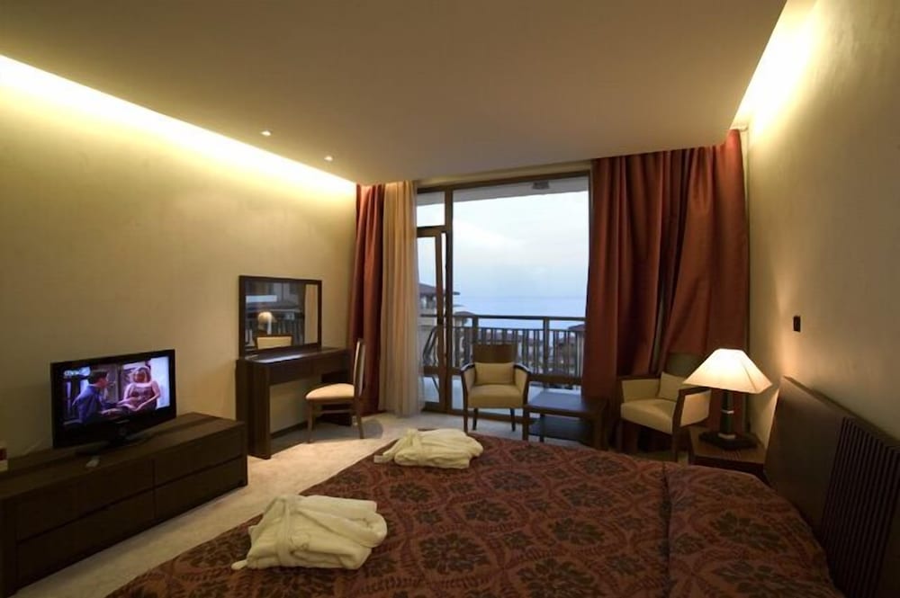 Garden of Eden Complex — Hotel rooms in Sveti Vlas, Burgas Region