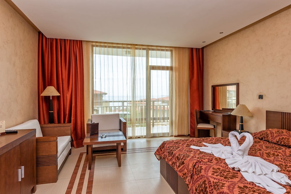 Garden of Eden Complex — Hotel rooms in Sveti Vlas, Burgas Region