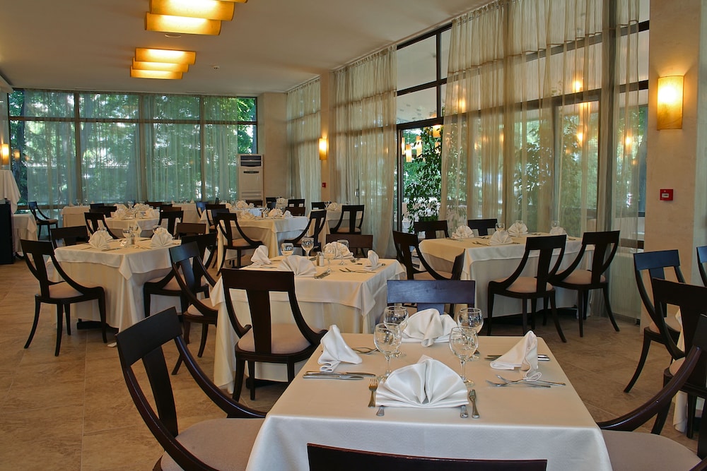 HVD Lotos — Restaurant & bars in Golden Sands, Varna Region