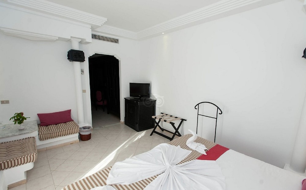 Cesar Thalasso — Hotel rooms in Aghir, Medenine