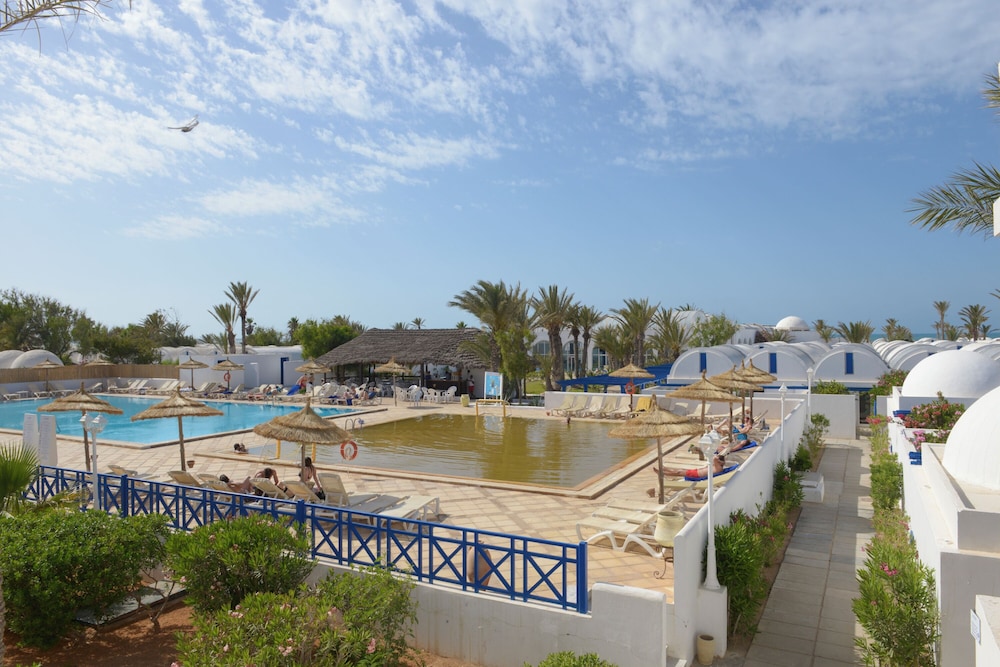 Monarque Dar Jerba Zahra — Swimming pool in Midoun, Medenine