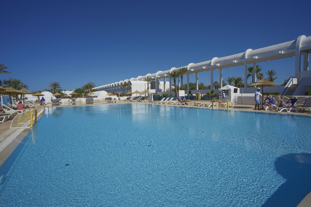 Monarque Dar Jerba Zahra — Swimming pool in Midoun, Medenine