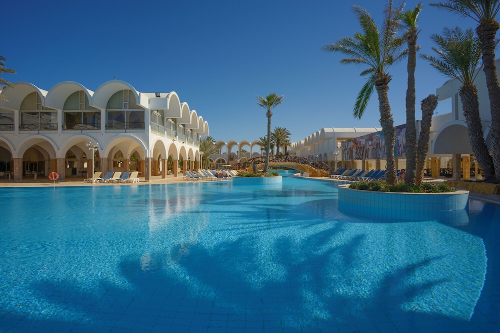Monarque Dar Jerba Zahra — Swimming pool in Midoun, Medenine